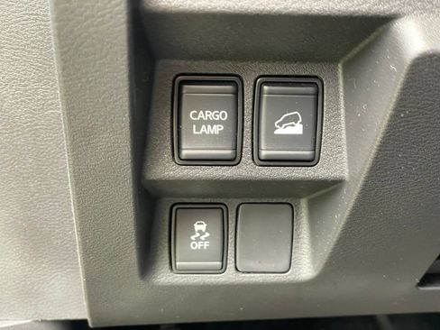 Certified 2023 Nissan Frontier SV w/ Tow Package AWD/4WD image 16