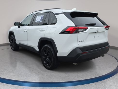 Used 2020 Toyota RAV4 LE FWD image 7