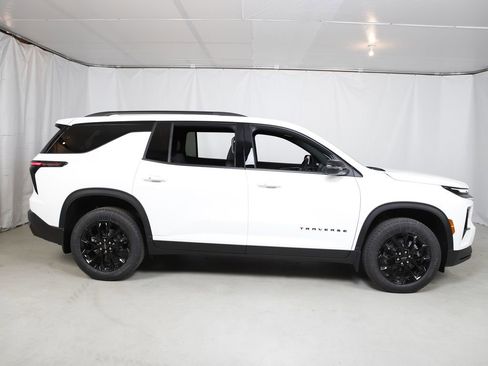 New 2026 Chevrolet Traverse LT w/ Midnight/Sport Edition FWD image 2