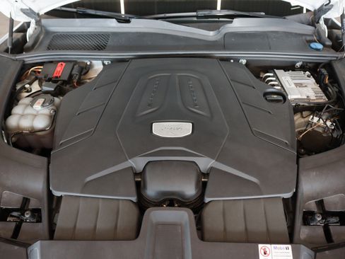 Used 2023 Porsche Cayenne S Platinum image 12