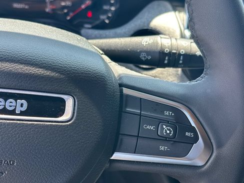 Used 2023 Jeep Compass Latitude AWD/4WD image 25