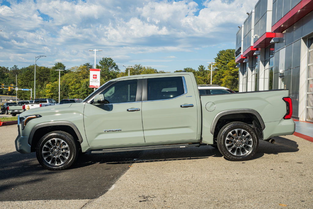 Used 2024 Toyota Tundra Limited w/ Power Package AWD/4WD image 4