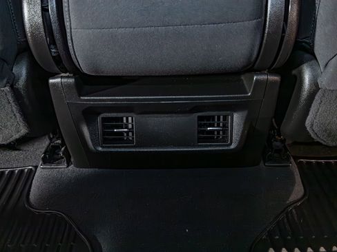 Used 2021 Chevrolet Silverado 1500 Custom image 21