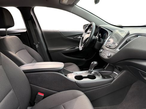 Used 2018 Chevrolet Malibu Hybrid w/ Driver Confidence Package image 14