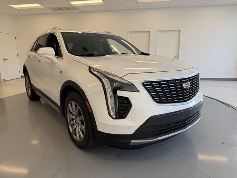 Used 2019 Cadillac XT4 Premium Luxury image 1