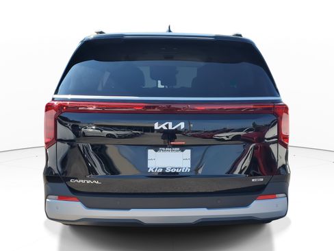 New 2026 Kia Carnival EX image 5