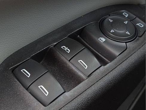 Used 2020 Chevrolet Equinox LT AWD/4WD image 16