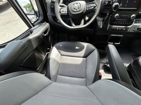Used 2024 RAM ProMaster 2500 w/ Convenience Group FWD image 12