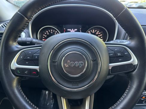 Used 2018 Jeep Compass Latitude AWD/4WD image 11