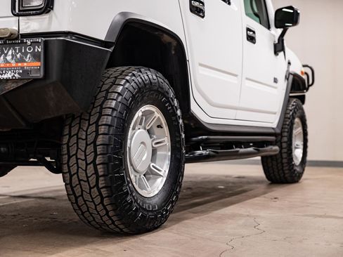 Used 2003 HUMMER H2 w/ Preferred Equipment Group image 35