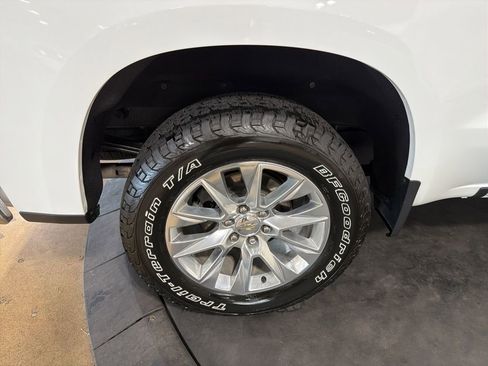 Used 2021 Chevrolet Silverado 1500 LTZ w/ Technology Package AWD/4WD image 37