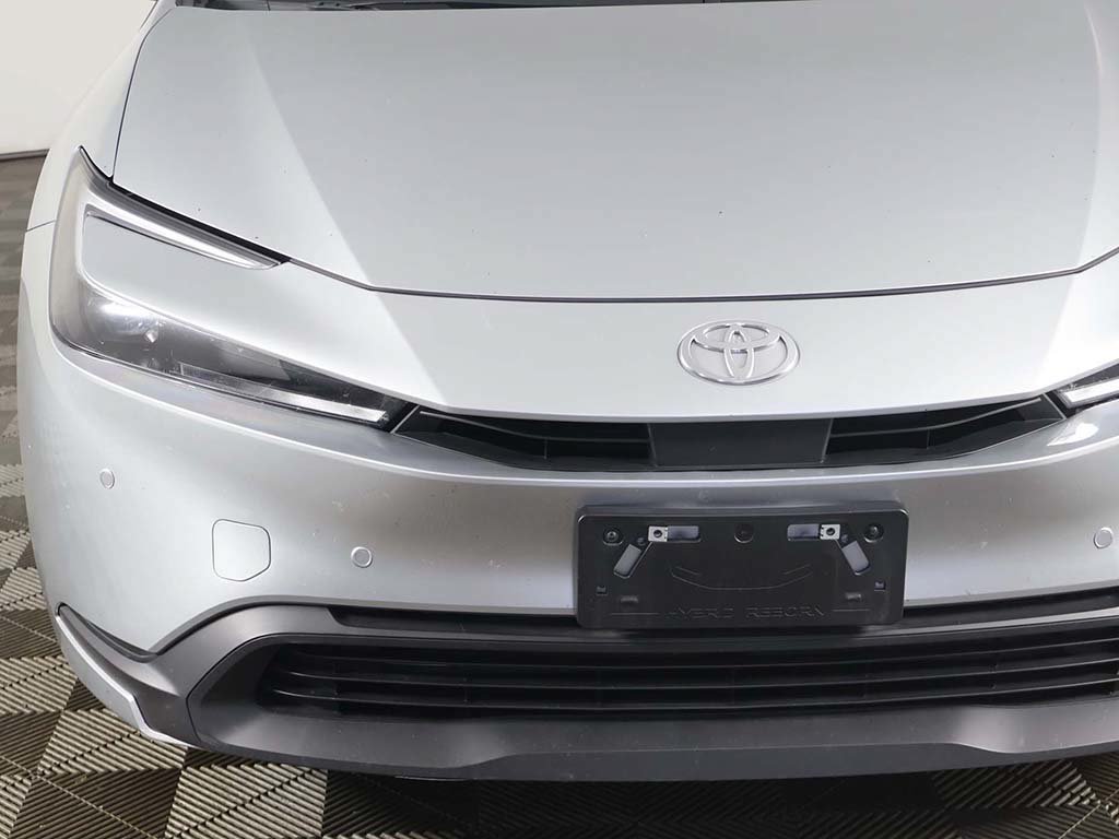 Used 2025 Toyota Prius LE FWD image 12