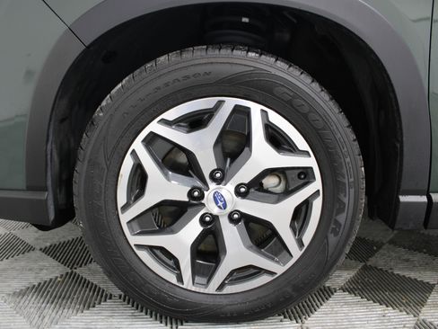 Used 2023 Subaru Forester Premium AWD/4WD image 33