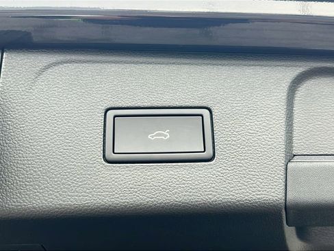 New 2026 Volkswagen Atlas SEL image 17