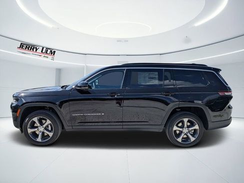 New 2026 Jeep Grand Cherokee L Limited w/ Luxury Tech Group II AWD/4WD image 6
