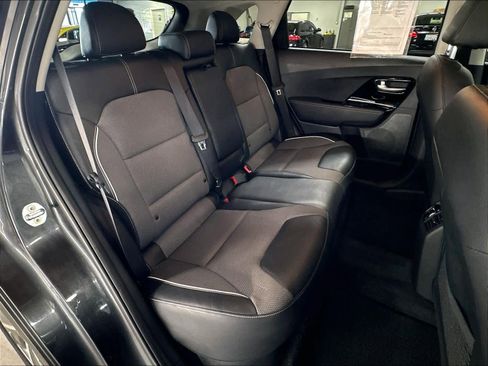 Used 2022 Kia Niro EX FWD image 28