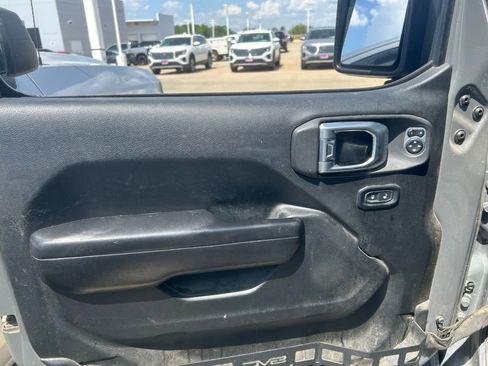 Used 2020 Jeep Gladiator Sport w/ Quick Order Package 24S image 10