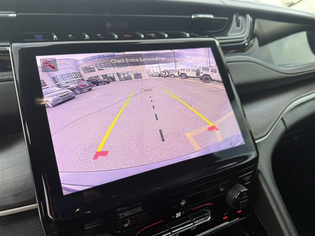 Used 2022 Jeep Grand Cherokee Limited 4xe AWD/4WD image 30
