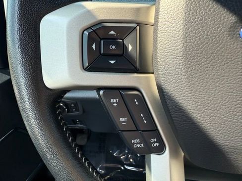 Used 2022 Ford F250 Lariat w/ Black Appearance Package image 17