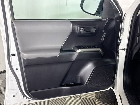 Used 2020 Toyota Tacoma SR5 image 10