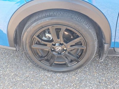 Certified 2024 Nissan Kicks SR FWD image 15