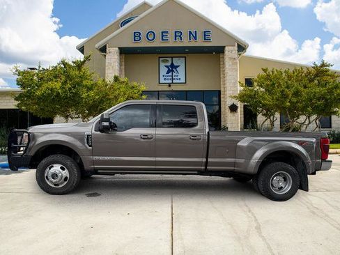 Used 2022 Ford F350 Lariat w/ Lariat Ultimate Package AWD/4WD image 2
