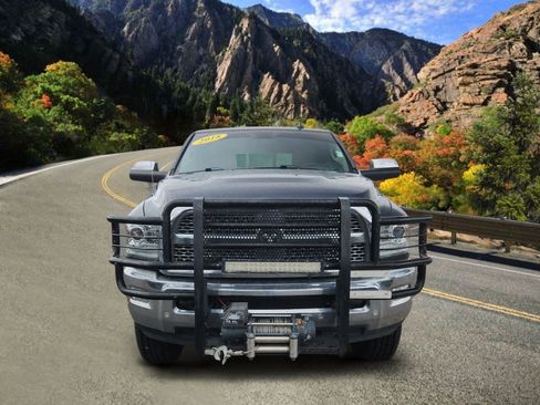 Used 2018 RAM 3500 Laramie w/ Convenience Group AWD/4WD image 6