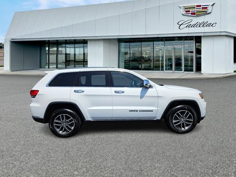 Used 2018 Jeep Grand Cherokee Limited AWD/4WD image 7