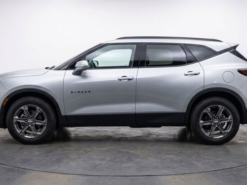 Used 2025 Chevrolet Blazer LT FWD image 5