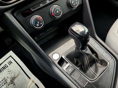 Used 2022 Volkswagen Taos S image 16