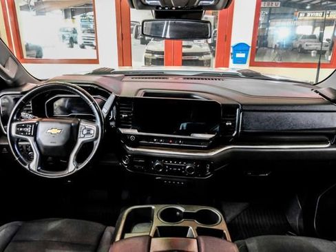 Used 2024 Chevrolet Silverado 2500 LT w/ Convenience Package image 14