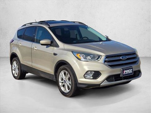 Used 2017 Ford Escape SE w/ SE Leather Comfort Package AWD/4WD image 3