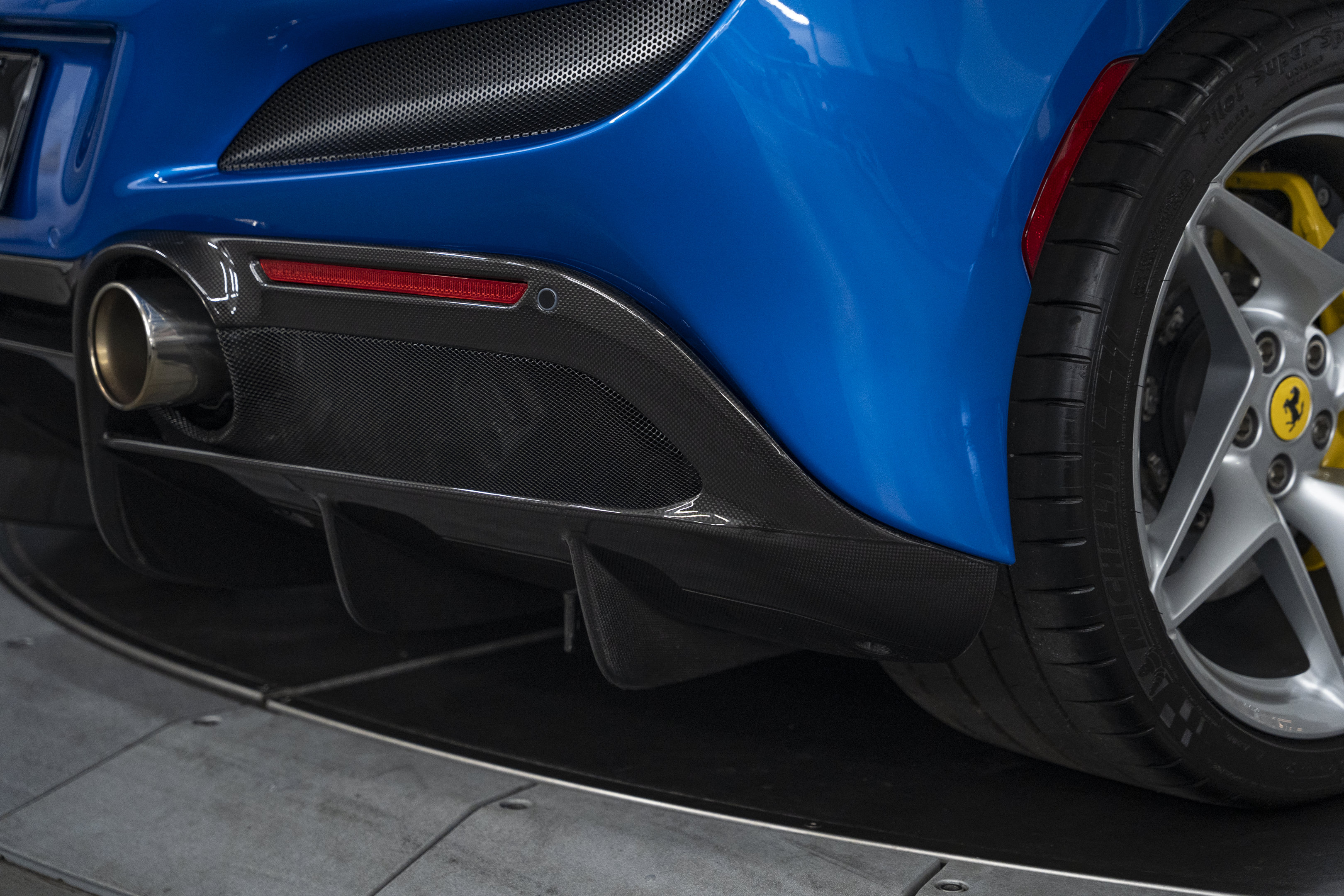 Used 2023 Ferrari F8 Tributo RWD image 16