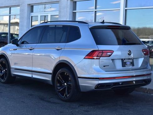 Used 2023 Volkswagen Tiguan SE R-Line image 9