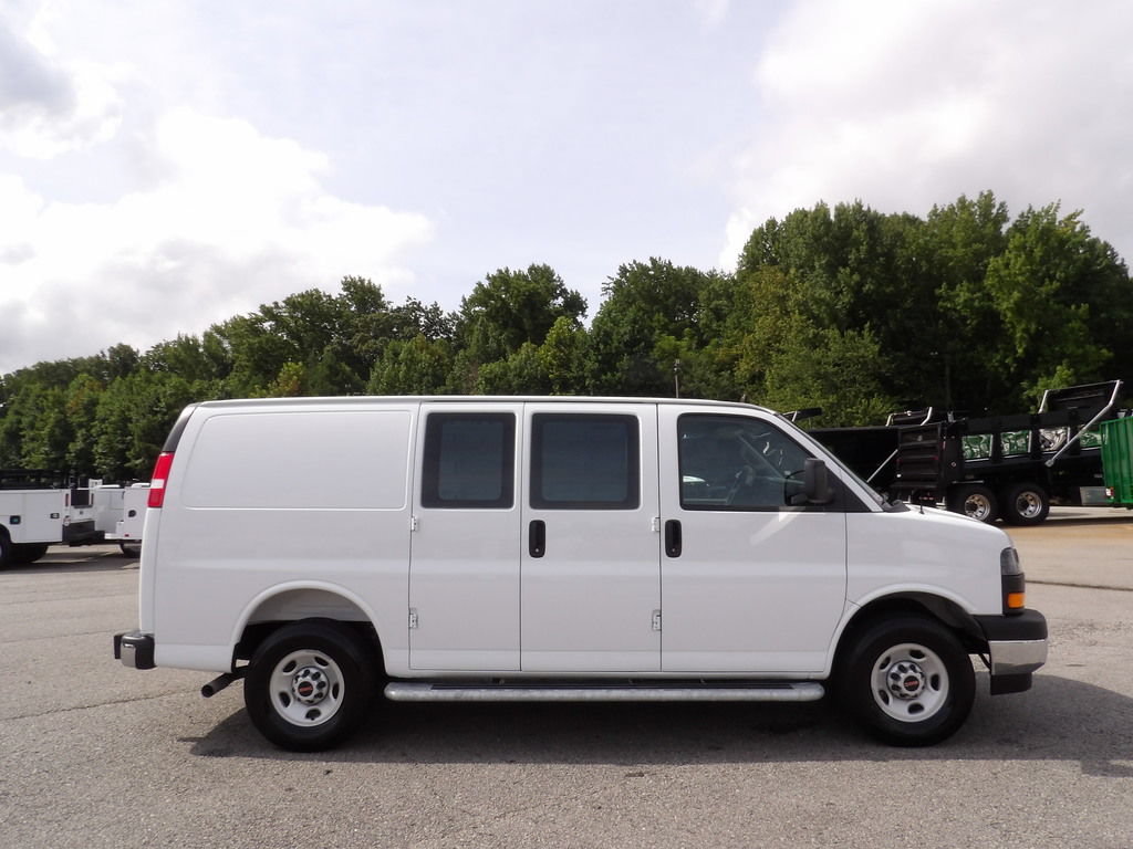 Used 2025 GMC Savana 2500 w/ Driver Convenience Package RWD image 9