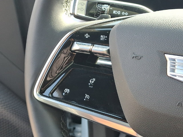 Used 2024 Cadillac Lyriq Sport AWD/4WD image 7