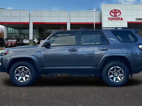 Used 2019 Toyota 4Runner TRD Off-Road image 7