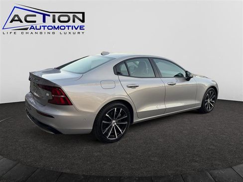 Used 2023 Volvo S60 T8 Plus image 8