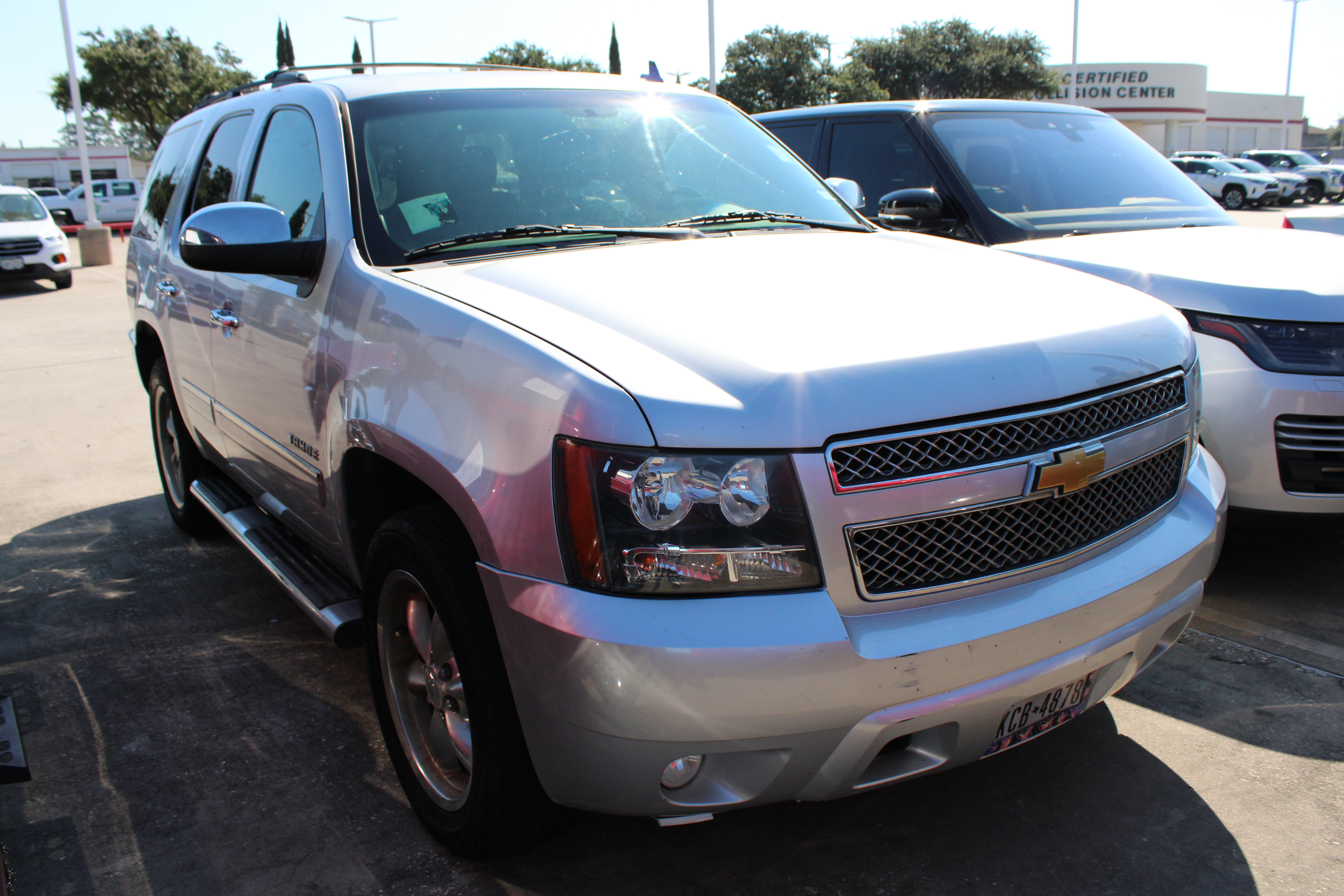 Used 2013 Chevrolet Tahoe LTZ RWD image 2