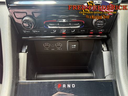 Used 2025 Jeep Grand Cherokee Laredo X w/ Trailer Tow Package AWD/4WD image 13