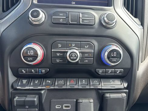 Used 2023 GMC Sierra 3500 Denali w/ Denali Ultimate Package AWD/4WD image 19