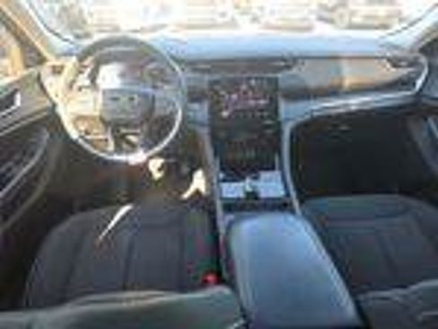 Used 2024 Jeep Grand Cherokee Laredo X w/ Trailer Tow Package AWD/4WD image 7