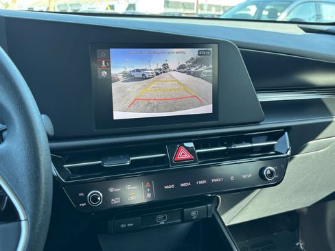 Used 2026 Kia Niro LX FWD image 24