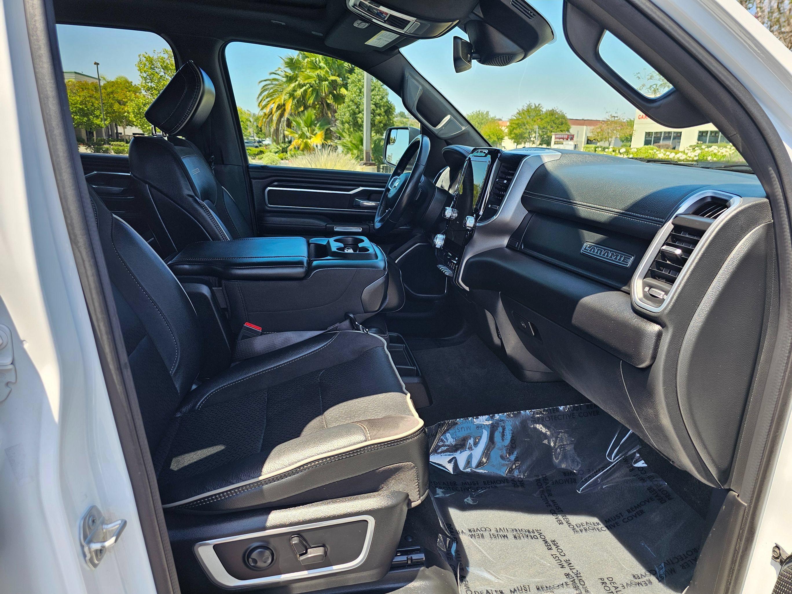 Used 2023 RAM 1500 Laramie AWD/4WD image 29