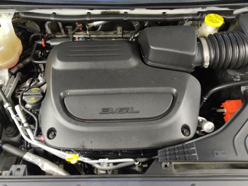Used 2023 Chrysler Voyager LX FWD image 30