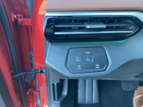 Certified 2022 Volkswagen ID.4 Pro S w/ Gradient Package image 13