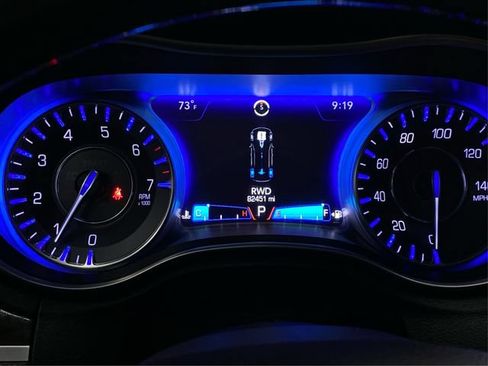 Used 2017 Chrysler 300 C AWD/4WD image 22