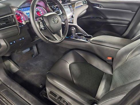 Used 2018 Toyota Camry XSE FWD image 10