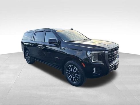 Used 2023 GMC Yukon XL AT4 w/ AT4 Premium Package AWD/4WD image 3
