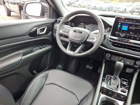 New 2026 Jeep Compass Limited image 10